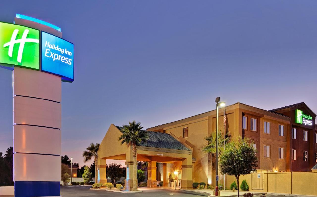 Holiday Inn Express Las Vegas-Nellis By Ihg Bagian luar foto