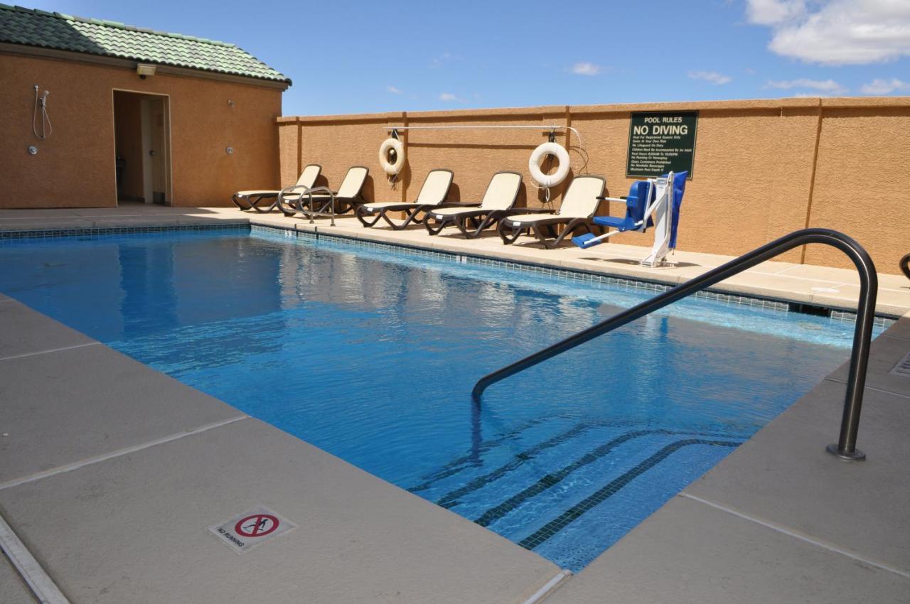 Holiday Inn Express Las Vegas-Nellis By Ihg Bagian luar foto