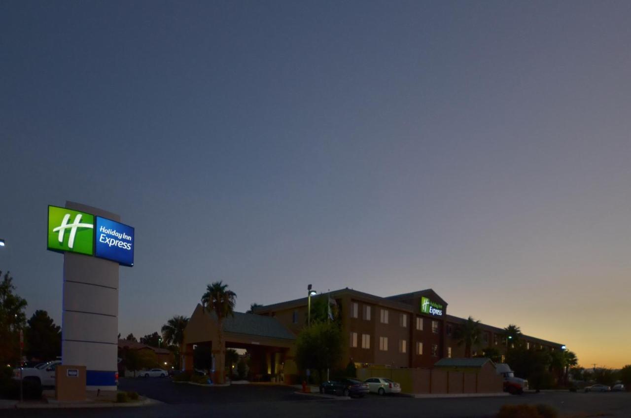 Holiday Inn Express Las Vegas-Nellis By Ihg Bagian luar foto