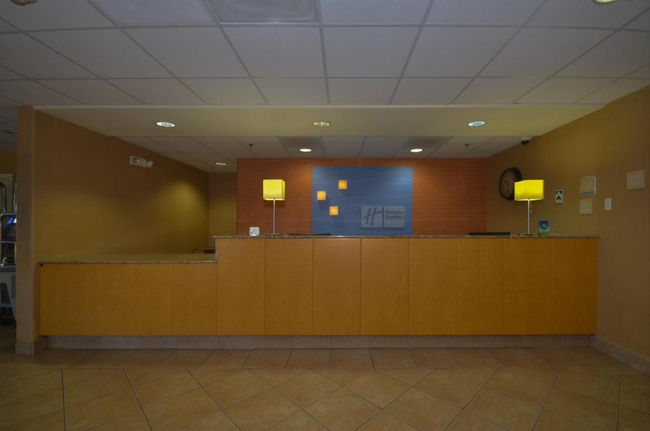 Holiday Inn Express Las Vegas-Nellis By Ihg Bagian luar foto