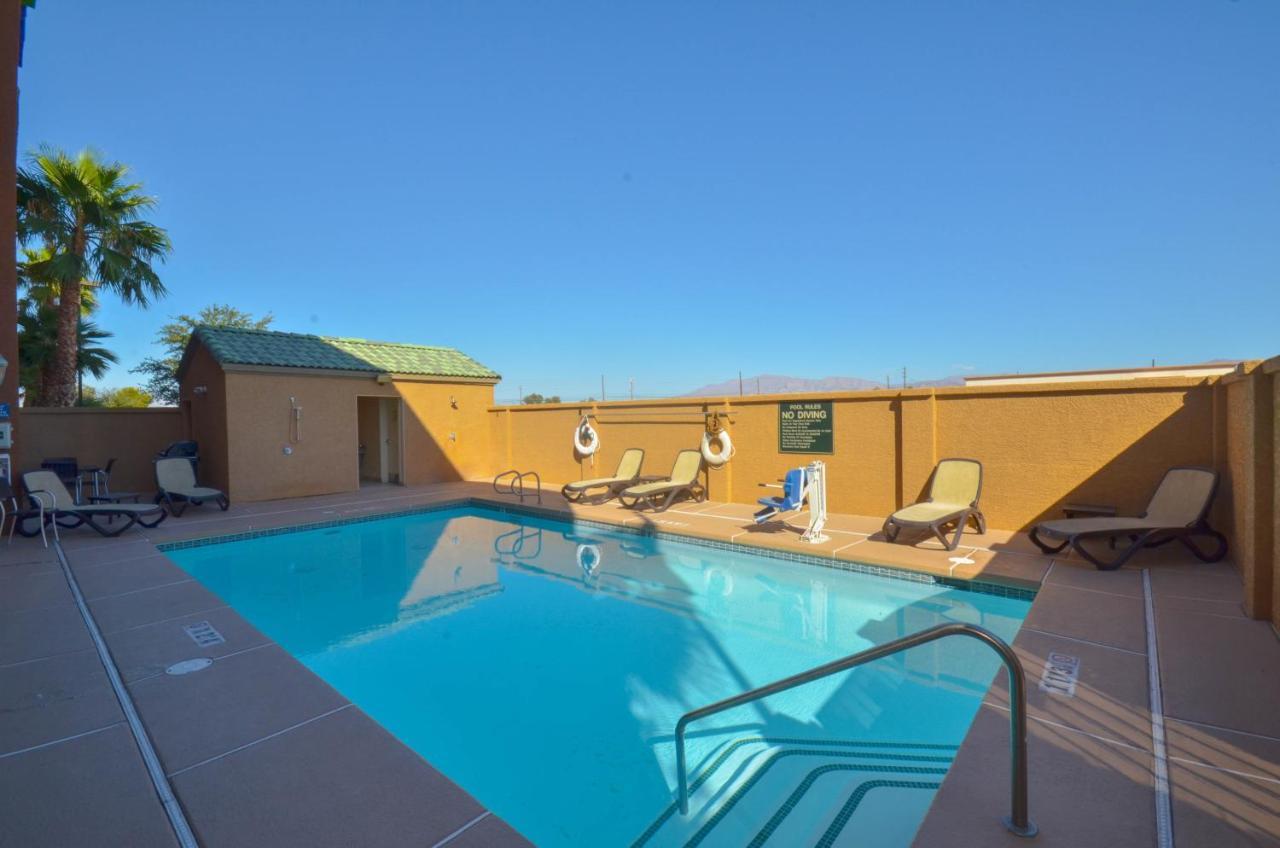 Holiday Inn Express Las Vegas-Nellis By Ihg Bagian luar foto