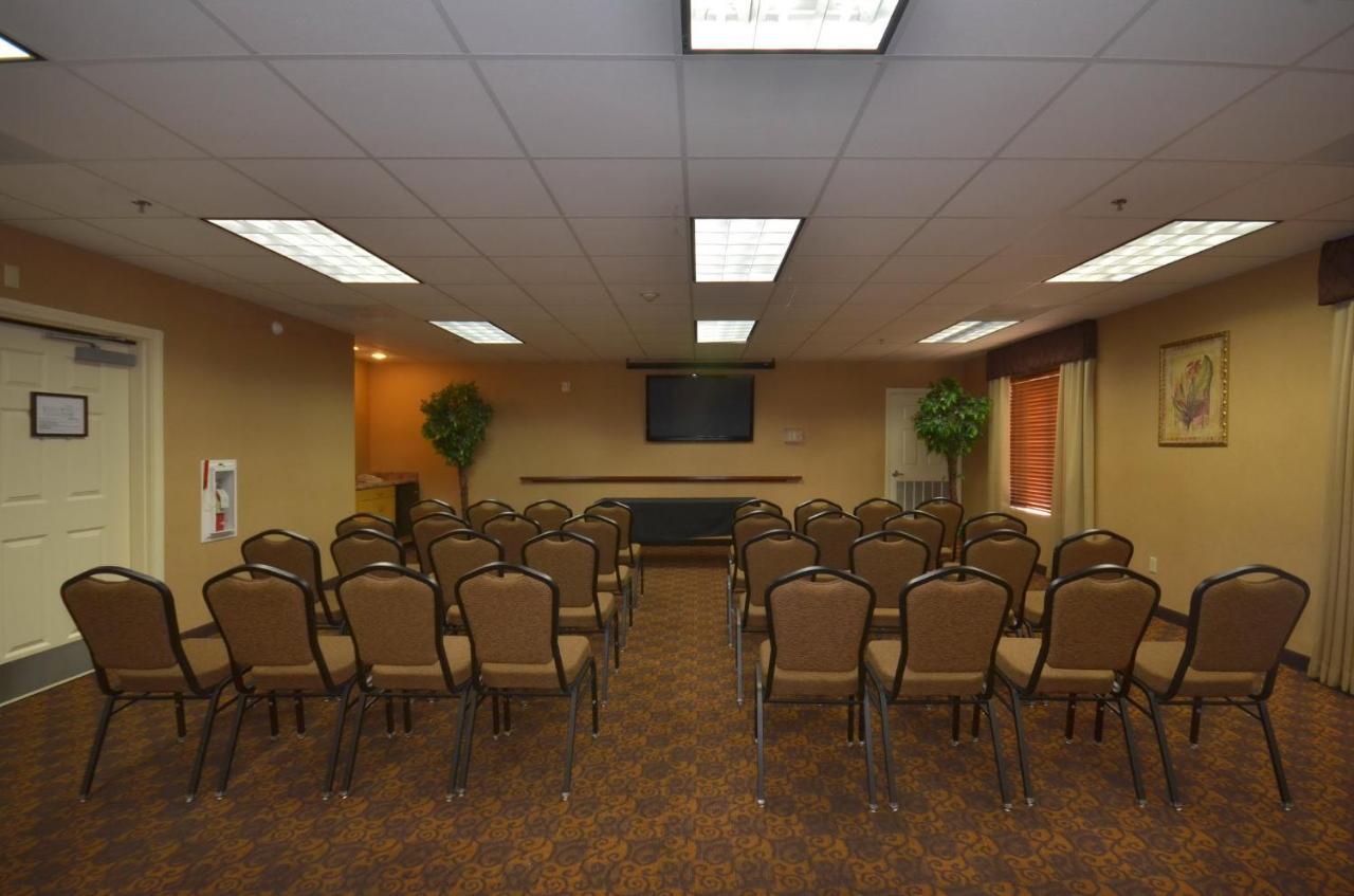 Holiday Inn Express Las Vegas-Nellis By Ihg Bagian luar foto