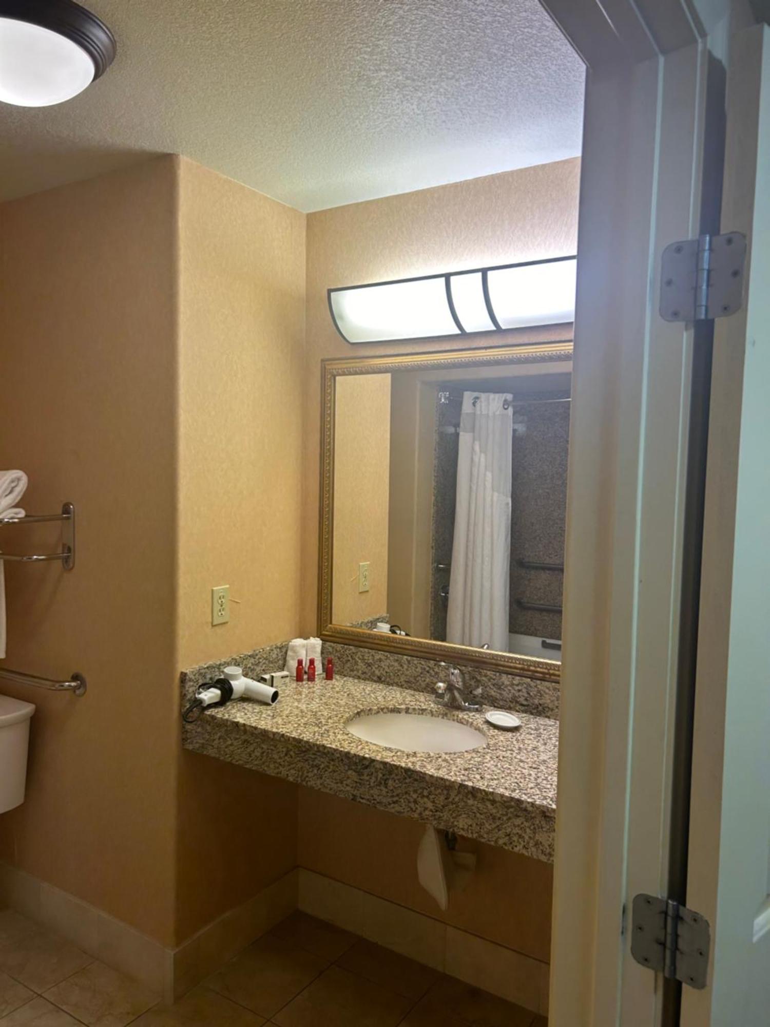 Holiday Inn Express Las Vegas-Nellis By Ihg Bagian luar foto
