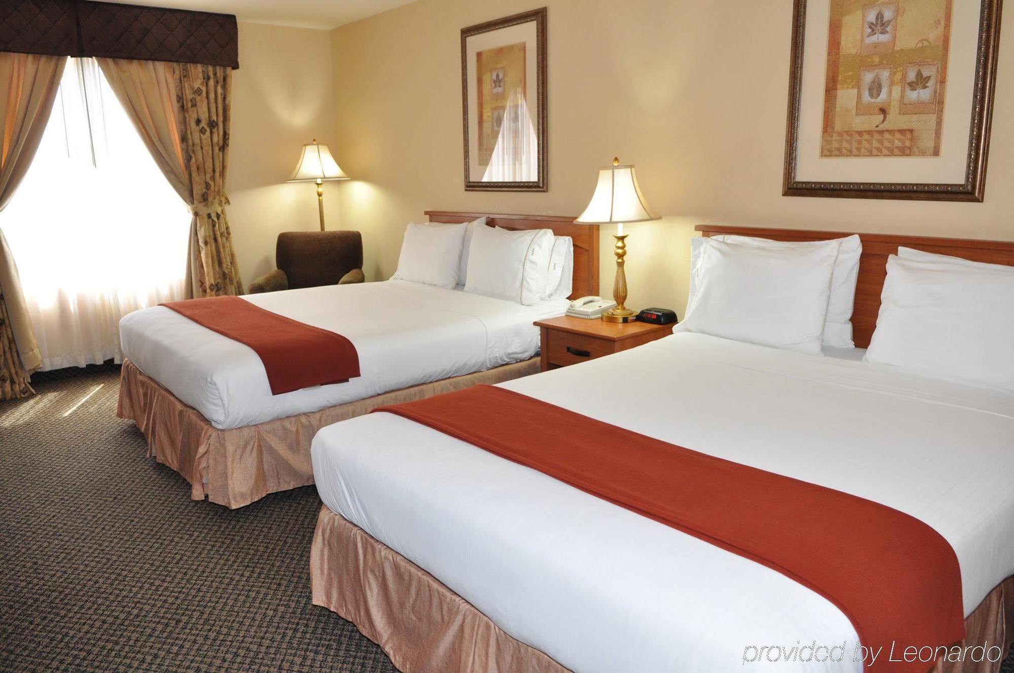 Holiday Inn Express Las Vegas-Nellis By Ihg Bagian luar foto