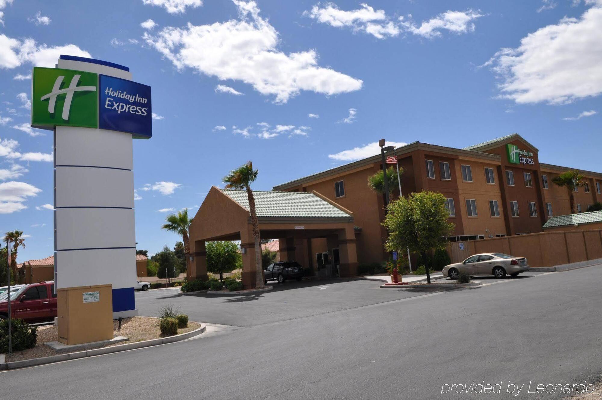 Holiday Inn Express Las Vegas-Nellis By Ihg Bagian luar foto